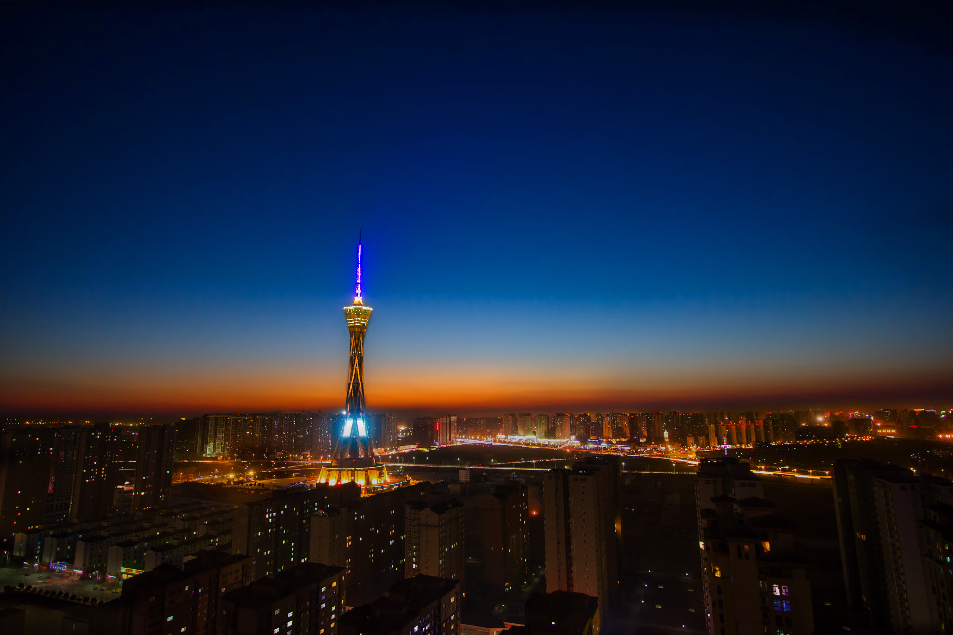 尤文图斯前锋受伤，及早康复将成关键，尤文图斯中前卫