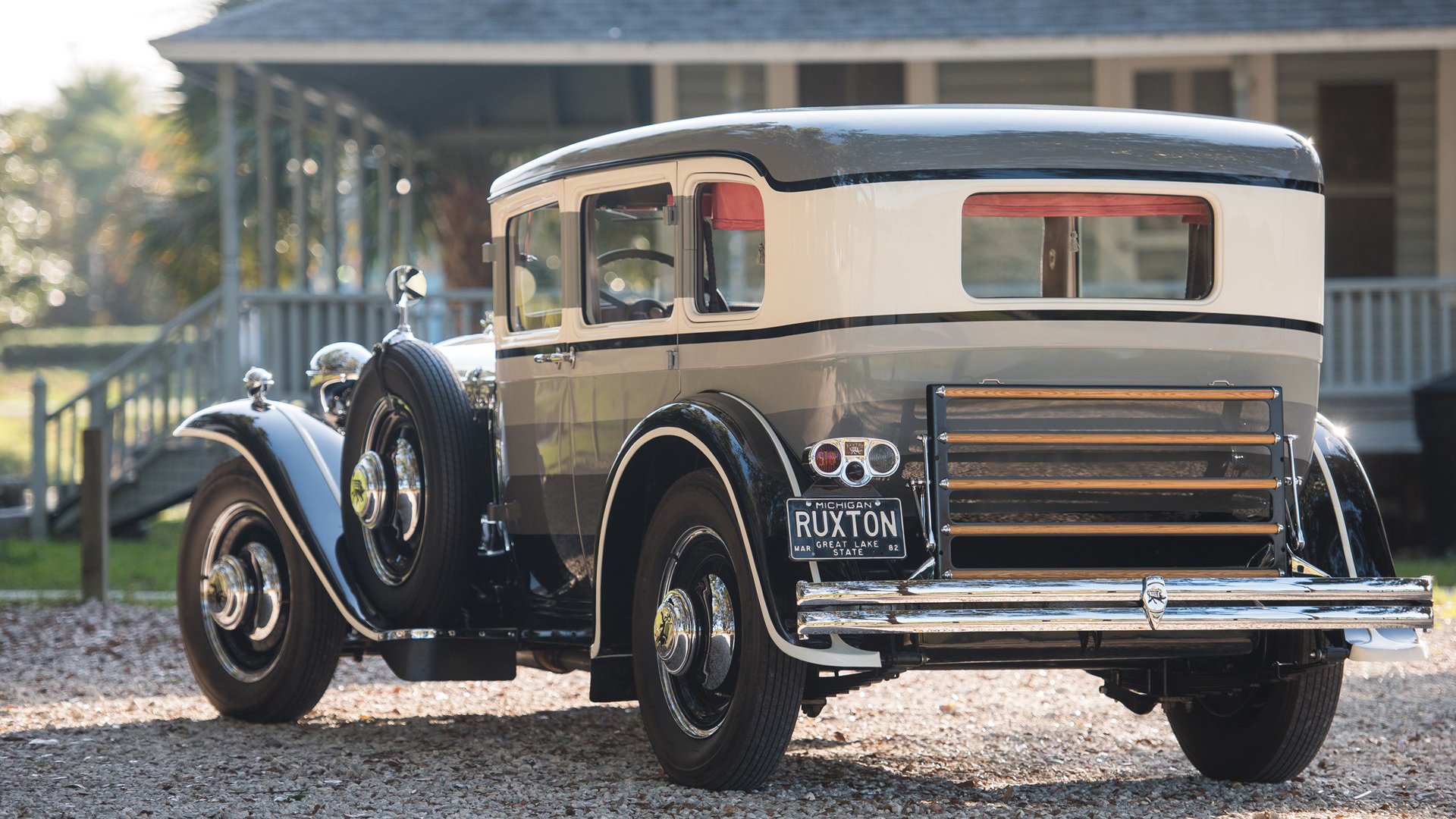 AYX官网-西甲裁判使用语义转换系统提升非母语交流精度研究，意甲足球裁判