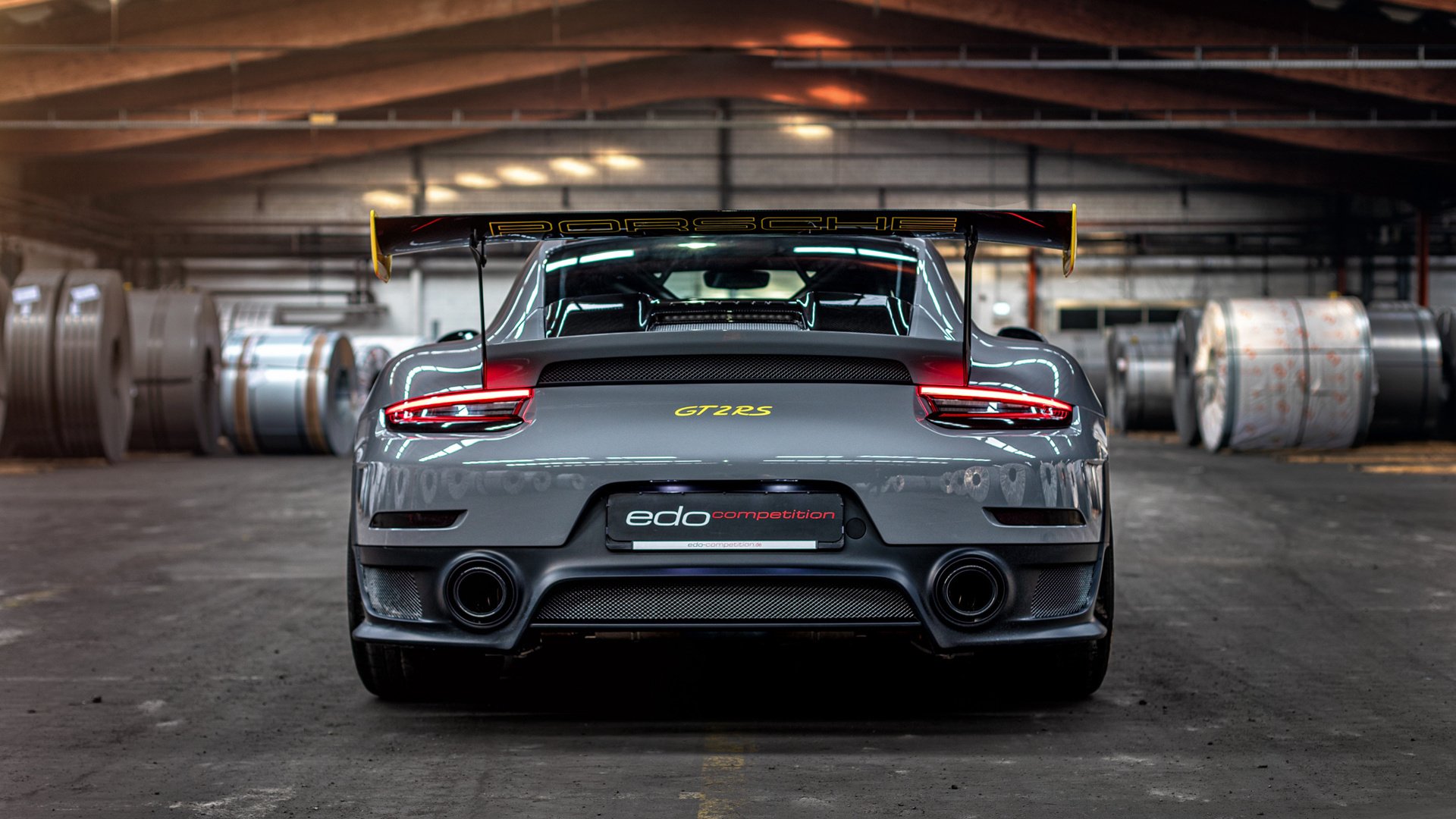 “东桃花岛赛场:缆绳滑水运动突破极限”